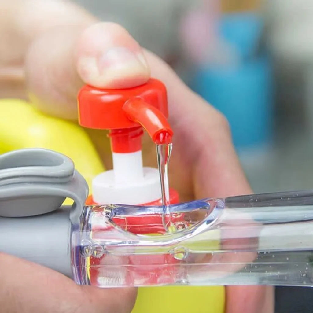 Escova de Limpeza 2 em 1 com Dispenser de Detergente