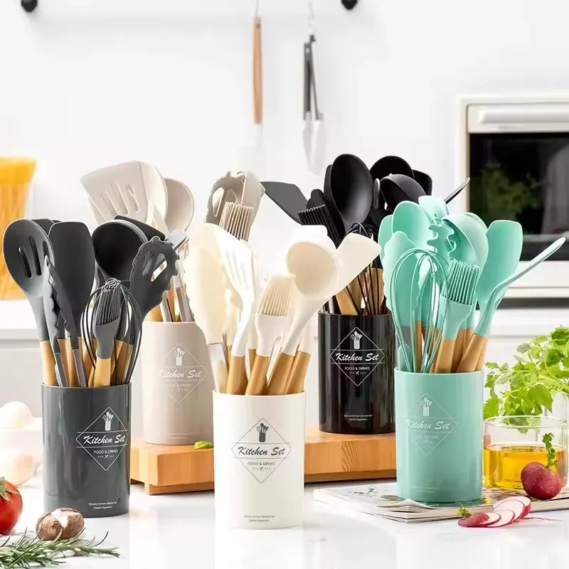 Kit 12 Utensílios de Silicone Food Grade com Cabo de Madeira